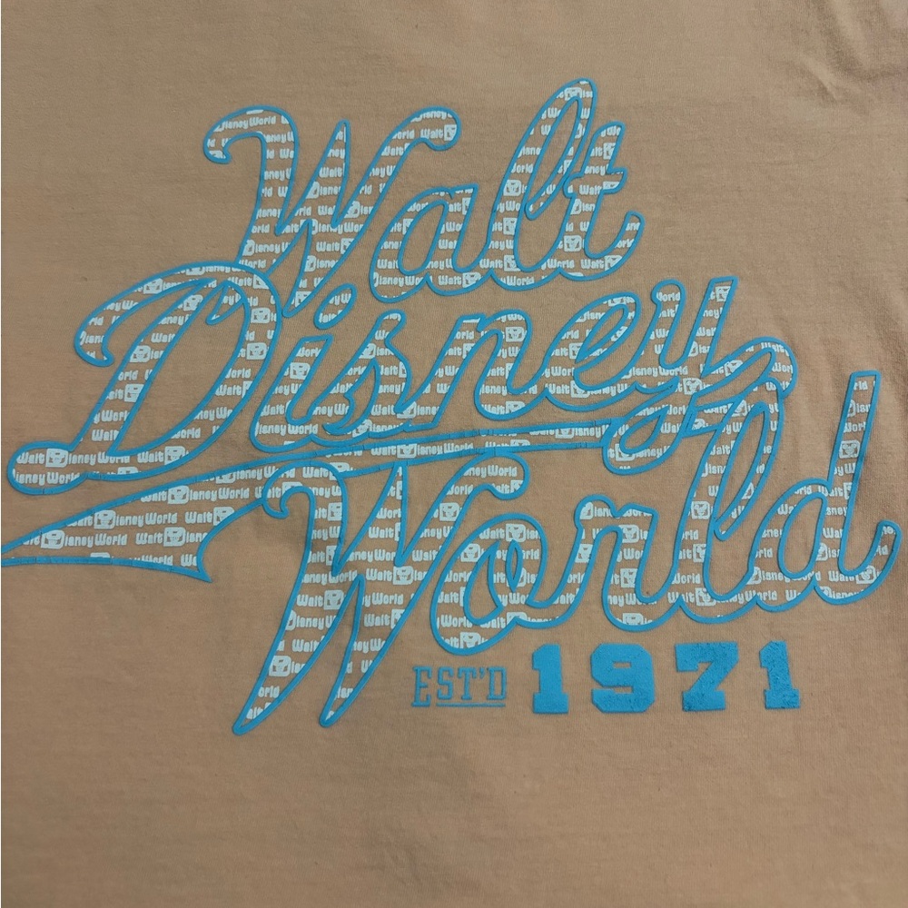 Walt Disney T-Shirt 🧡 - Picture 3 of 9